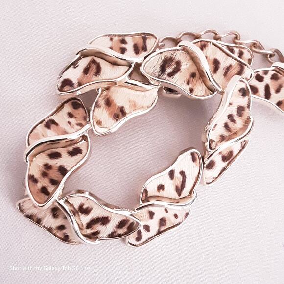 Gold Tone Choker Necklace Animal Print Cow Hide Chain Links Hook Clasp - Picture 5 of 9